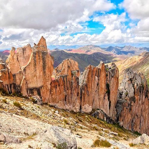 Excursión a la Montaña Arco Iris de Palcoyo